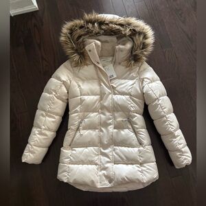 BNWT H&M Off-White Puffer Jacket with Faux Fur